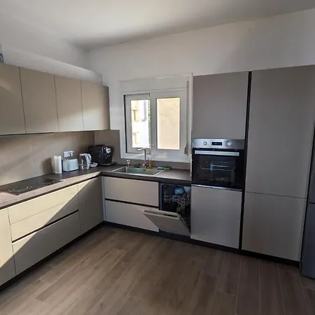 Rapunzel's Tower Mani * Neokhórion