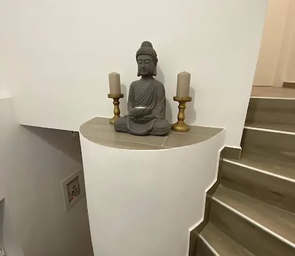 Rapunzel's Tower Mani * Neokhórion