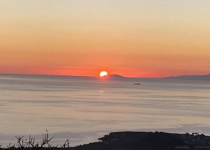 Rapunzel's Tower Mani Villa *