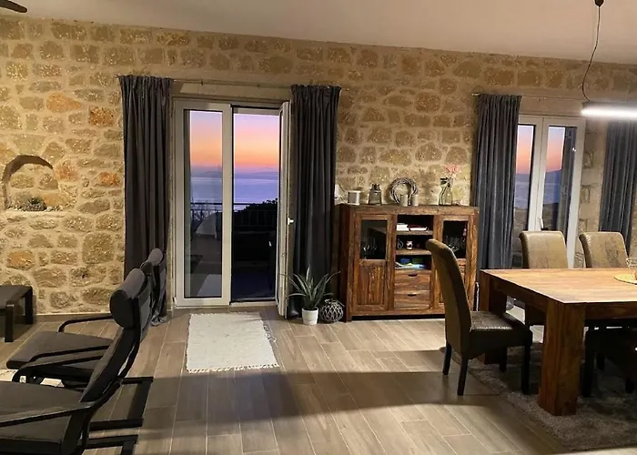 Rapunzel's Tower Mani Villa *