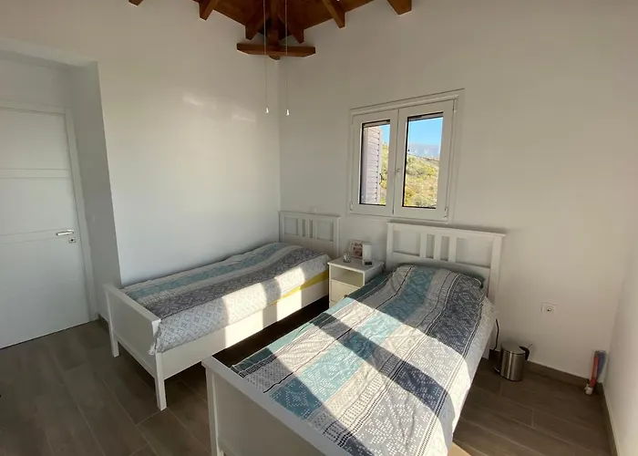 Rapunzel's Tower Mani Neokhórion